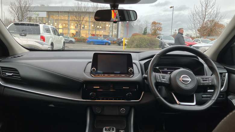 Nissan Qashqai 1.3 DiG-T MH 158 Acenta Premium 5dr Xtronic Petrol Hatchback